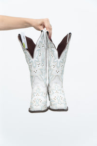 LAREDO x White, Teal Embroidered Studded Cowboy Boot (7-8W)