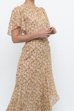 Load image into Gallery viewer, ASTR THE LABEL x Yellow Floral Flowy Midi Dress (S)