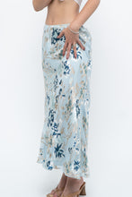 Load image into Gallery viewer, Vintage x Baby Blue Patterned Silk-Blend Maxi Skirt (M-XL)