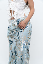 Load image into Gallery viewer, Vintage x Baby Blue Patterned Silk-Blend Maxi Skirt (M-XL)