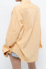 Load image into Gallery viewer, Vintage x Made in Hong Kong x CLUB MONACO Peach Striped Cotton Buttonup (XS-L)