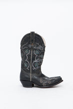 Load image into Gallery viewer, Vintage x ROPER Black Floral, Skull Embroidered Leather Cowboy Boots (6-7)