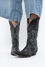 Load image into Gallery viewer, Vintage x ROPER Black Floral, Skull Embroidered Leather Cowboy Boots (6-7)