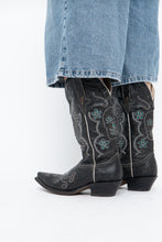 Load image into Gallery viewer, Vintage x ROPER Black Floral, Skull Embroidered Leather Cowboy Boots (6-7)