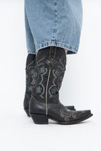 Load image into Gallery viewer, Vintage x ROPER Black Floral, Skull Embroidered Leather Cowboy Boots (6-7)