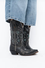 Load image into Gallery viewer, Vintage x ROPER Black Floral, Skull Embroidered Leather Cowboy Boots (6-7)