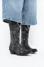 Load image into Gallery viewer, Vintage x ROPER Black Floral, Skull Embroidered Leather Cowboy Boots (6-7)