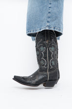 Load image into Gallery viewer, Vintage x ROPER Black Floral, Skull Embroidered Leather Cowboy Boots (6-7)
