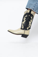 Load image into Gallery viewer, Vintage x Made in India x Cream, Black Flame Embroidered Cowboy Boots (9.5-10W)