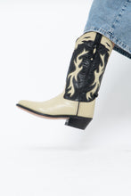 Load image into Gallery viewer, Vintage x Made in India x Cream, Black Flame Embroidered Cowboy Boots (9.5-10W)