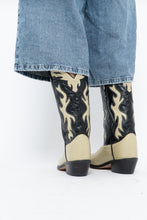 Load image into Gallery viewer, Vintage x Made in India x Cream, Black Flame Embroidered Cowboy Boots (9.5-10W)