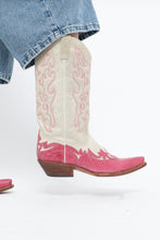 Load image into Gallery viewer, Vintage x Made in Mexico x Cream, Pink Embroidered Leather Cowboy Boots (9-10W)