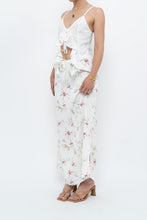Load image into Gallery viewer, Vintage x Made in Portugal x White Floral Maxi Skirt (XS-M)