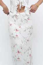 Load image into Gallery viewer, Vintage x Made in Portugal x White Floral Maxi Skirt (XS-M)