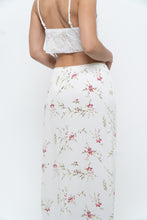 Load image into Gallery viewer, Vintage x Made in Portugal x White Floral Maxi Skirt (XS-M)