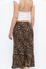 Load image into Gallery viewer, Vintage x Made in Canada x Leopard Print Flowy Midi Skirt (M-XL)