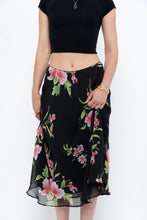 Load image into Gallery viewer, Vintage x Black, Pink Floral Flowy Midi Skirt (XS-M)