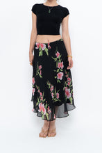 Load image into Gallery viewer, Vintage x Black, Pink Floral Flowy Midi Skirt (XS-M)