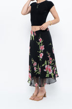 Load image into Gallery viewer, Vintage x Black, Pink Floral Flowy Midi Skirt (XS-M)