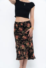 Load image into Gallery viewer, Vintage x Black, Coral Floral Silk Midi Skirt (2X-3X)