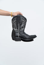Load image into Gallery viewer, Vintage x Made in Mexico x STERLING RIVER Black Leather Butterfly Cowboy Boots (7W)