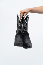 Load image into Gallery viewer, Vintage x Made in Mexico x STERLING RIVER Black Leather Butterfly Cowboy Boots (7W)