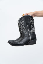 Load image into Gallery viewer, Vintage x Made in Mexico x STERLING RIVER Black Leather Butterfly Cowboy Boots (7W)