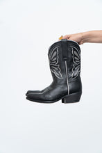 Load image into Gallery viewer, Vintage x Made in Mexico x STERLING RIVER Black Leather Butterfly Cowboy Boots (7W)