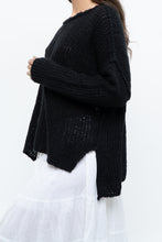 Load image into Gallery viewer, FREE PEOPLE x Black Knit Lightweight Sweater (XS-M)