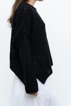 Load image into Gallery viewer, FREE PEOPLE x Black Knit Lightweight Sweater (XS-M)