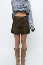 Load image into Gallery viewer, Vintage x Made in Canada x Green Plaid Wool Pleated Mini Skirt (M)