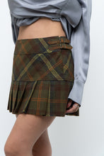 Load image into Gallery viewer, Vintage x Made in Canada x Green Plaid Wool Pleated Mini Skirt (M)
