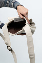 Load image into Gallery viewer, Vintage x Cream Leather Purse
