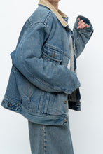 Load image into Gallery viewer, Vintage x DENVER HAYES Faded Midwash Denim Fleece Jacket (S-L)