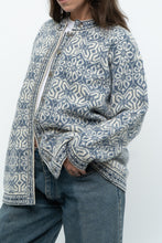 Load image into Gallery viewer, Vintage x Made in Hong Kong x Blue, Cream Patterned Wool Knit Cardigan (XS-M)