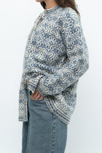 Load image into Gallery viewer, Vintage x Made in Hong Kong x Blue, Cream Patterned Wool Knit Cardigan (XS-M)