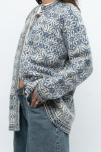 Load image into Gallery viewer, Vintage x Made in Hong Kong x Blue, Cream Patterned Wool Knit Cardigan (XS-M)