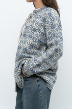 Load image into Gallery viewer, Vintage x Made in Hong Kong x Blue, Cream Patterned Wool Knit Cardigan (XS-M)