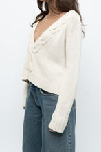 Load image into Gallery viewer, Vintage x Cream Cableknit Soft Cropped Swaeter (XS-M)