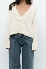 Load image into Gallery viewer, Vintage x Cream Cableknit Soft Cropped Swaeter (XS-M)