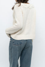 Load image into Gallery viewer, Vintage x Cream Cableknit Soft Cropped Swaeter (XS-M)