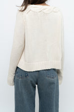 Load image into Gallery viewer, Vintage x Cream Cableknit Soft Cropped Swaeter (XS-M)