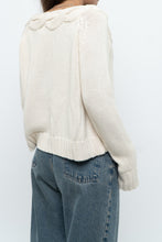 Load image into Gallery viewer, Vintage x Cream Cableknit Soft Cropped Swaeter (XS-M)
