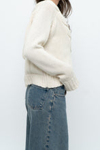 Load image into Gallery viewer, Vintage x Cream Cableknit Soft Cropped Swaeter (XS-M)