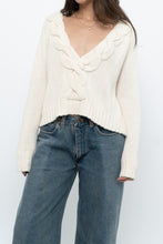 Load image into Gallery viewer, Vintage x Cream Cableknit Soft Cropped Swaeter (XS-M)