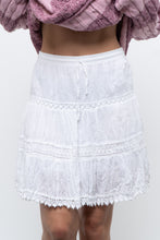 Load image into Gallery viewer, Vintage x White Lace Cotton Mini Skirt (XS, S)