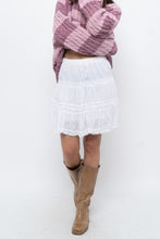 Load image into Gallery viewer, Vintage x White Lace Cotton Mini Skirt (XS, S)