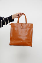 Load image into Gallery viewer, CROMIA x Made in Italy x Camel Structured Leather Purse
