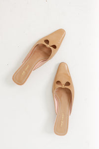 Vintage x Beige Leather Kitten Heels (8.5W)