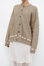 Load image into Gallery viewer, Vintage x Made in New Zealand x Beige Sheep Patterned Soft Cardigan (XS-L)
